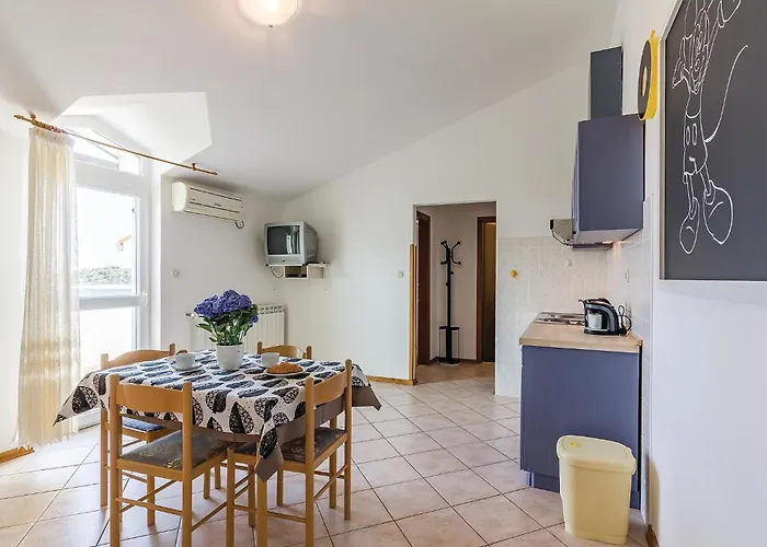 1 Bedroom In פולה